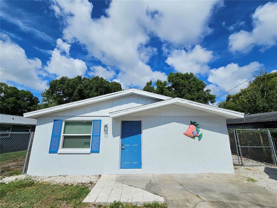 For Sale: $365,000 (3 beds, 1 baths, 1036 Square Feet)