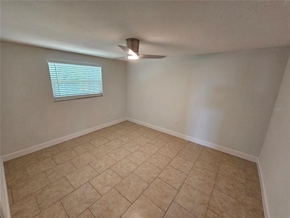 For Sale: $350,000 (3 beds, 1 baths, 1036 Square Feet)