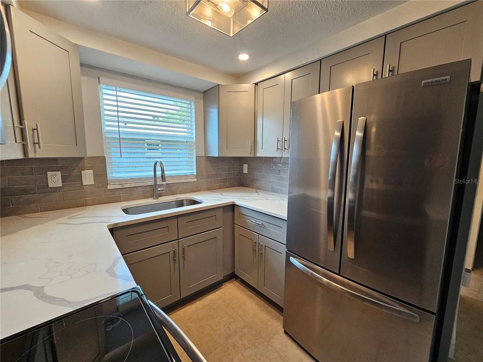 For Sale: $365,000 (3 beds, 1 baths, 1036 Square Feet)
