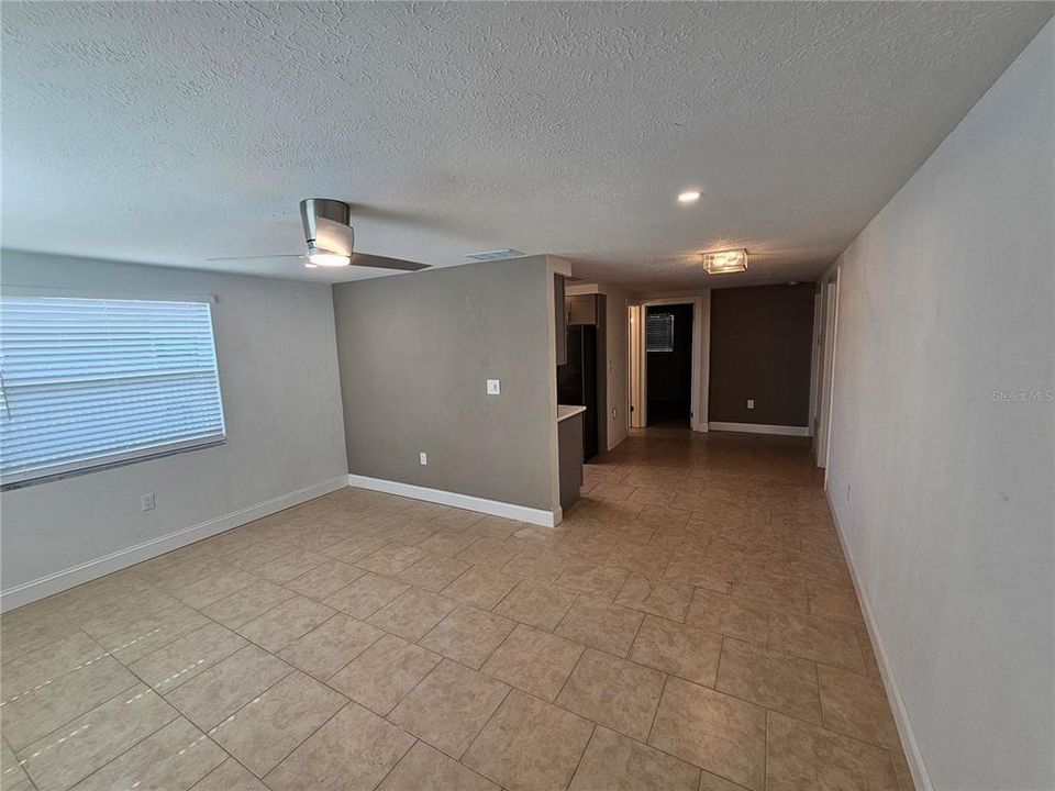 For Sale: $365,000 (3 beds, 1 baths, 1036 Square Feet)