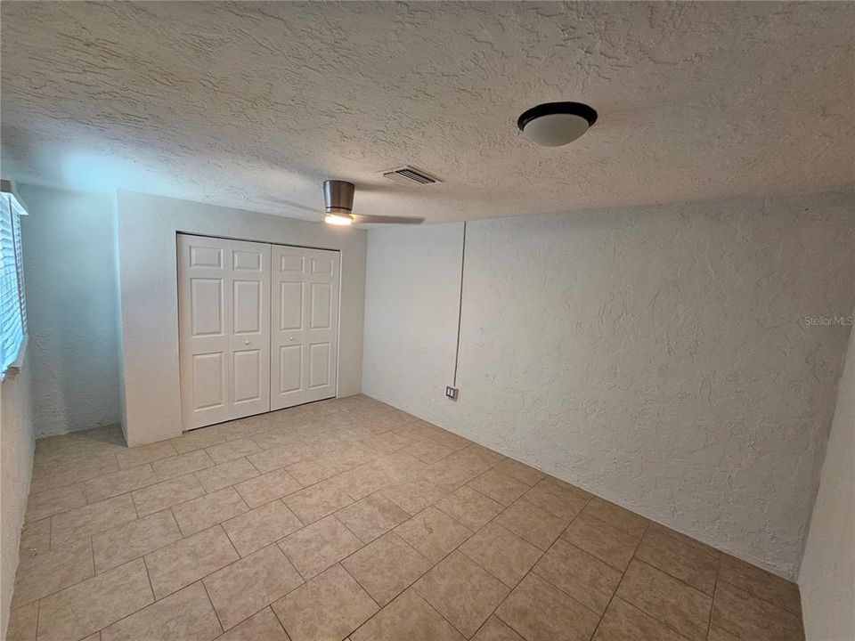 For Sale: $350,000 (3 beds, 1 baths, 1036 Square Feet)