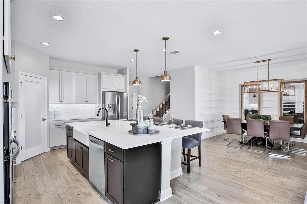 Active With Contract: $588,047 (4 beds, 3 baths, 2688 Square Feet)