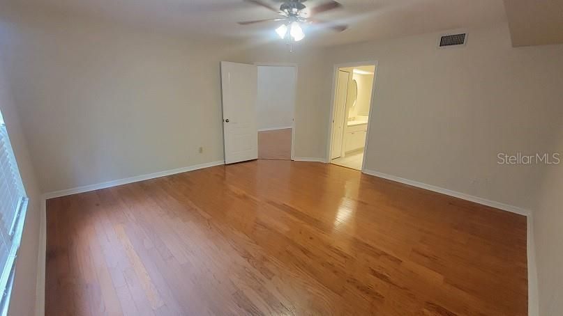 For Rent: $2,100 (3 beds, 2 baths, 2048 Square Feet)