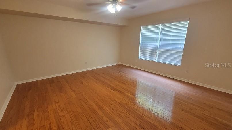 For Rent: $2,100 (3 beds, 2 baths, 2048 Square Feet)