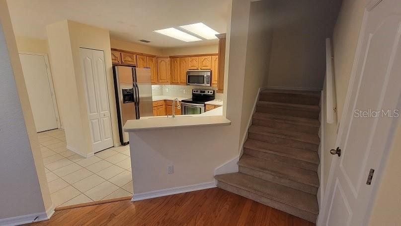 For Rent: $2,100 (3 beds, 2 baths, 2048 Square Feet)