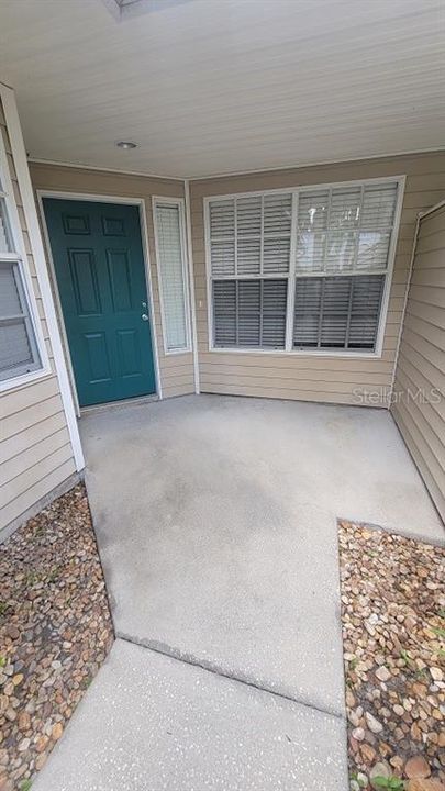 For Rent: $2,100 (3 beds, 2 baths, 2048 Square Feet)