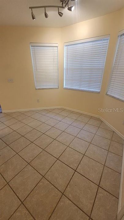 For Rent: $2,100 (3 beds, 2 baths, 2048 Square Feet)