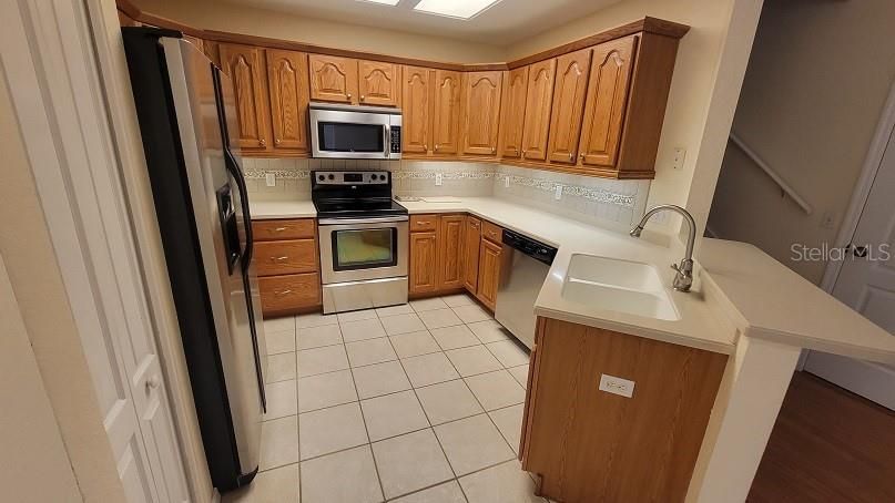 For Rent: $2,100 (3 beds, 2 baths, 2048 Square Feet)