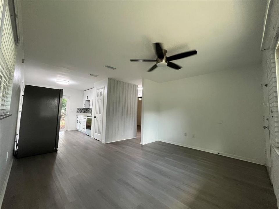 For Rent: $1,425 (2 beds, 1 baths, 702 Square Feet)