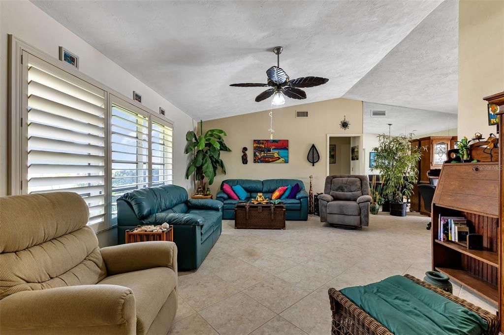 Active With Contract: $449,900 (2 beds, 2 baths, 1834 Square Feet)