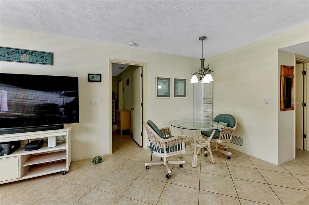 Active With Contract: $449,900 (2 beds, 2 baths, 1834 Square Feet)