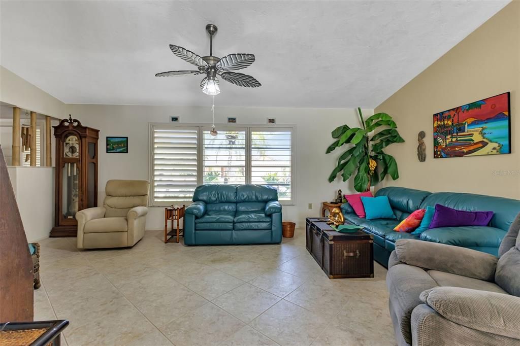 Active With Contract: $449,900 (2 beds, 2 baths, 1834 Square Feet)