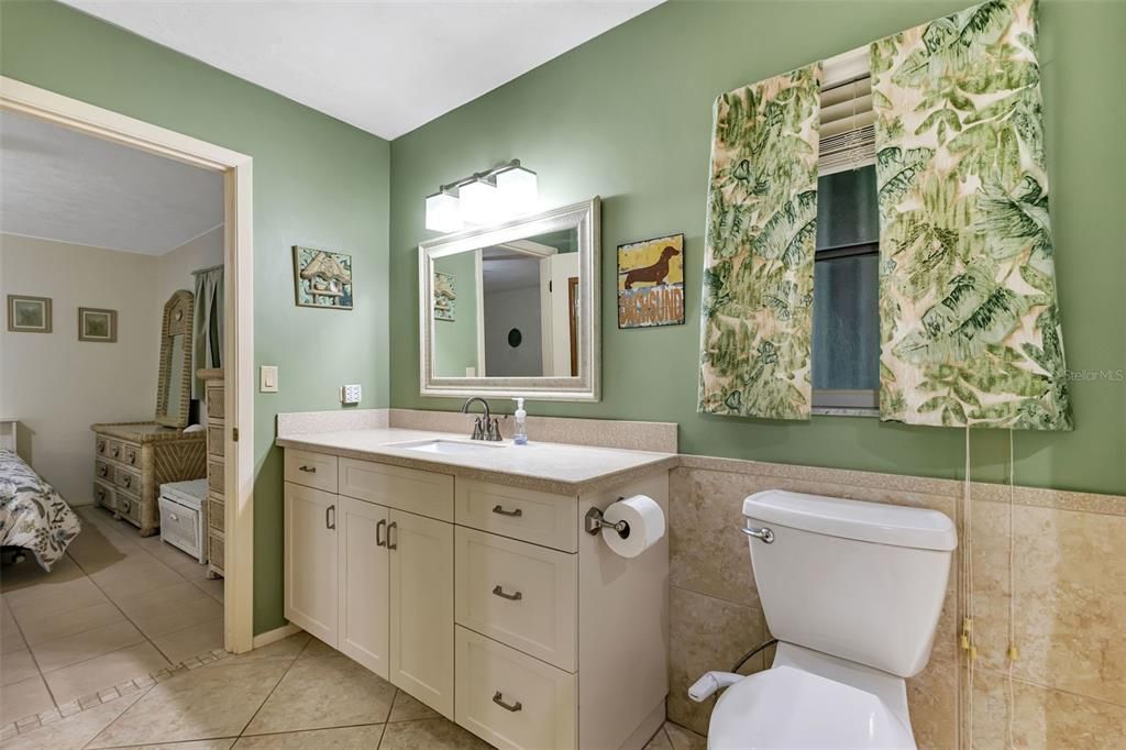 Active With Contract: $449,900 (2 beds, 2 baths, 1834 Square Feet)