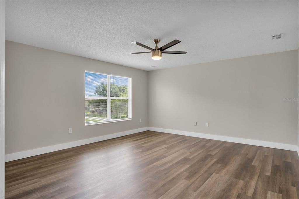 Active With Contract: $329,900 (4 beds, 2 baths, 2806 Square Feet)