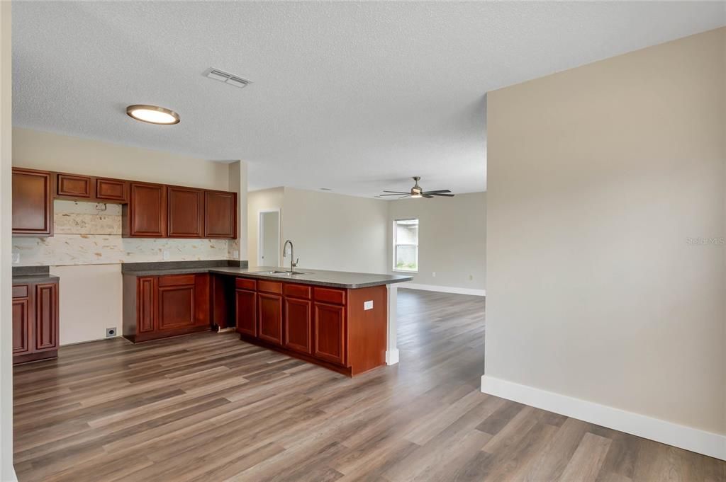 Active With Contract: $329,900 (4 beds, 2 baths, 2806 Square Feet)