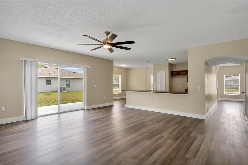 Active With Contract: $329,900 (4 beds, 2 baths, 2806 Square Feet)