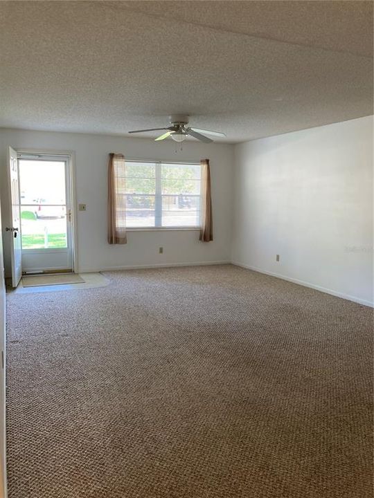 For Rent: $1,600 (2 beds, 2 baths, 1369 Square Feet)