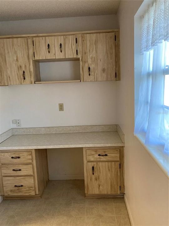 For Rent: $1,600 (2 beds, 2 baths, 1369 Square Feet)