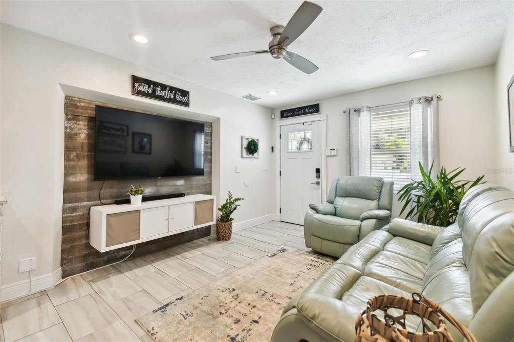 Active With Contract: $489,900 (4 beds, 2 baths, 1580 Square Feet)