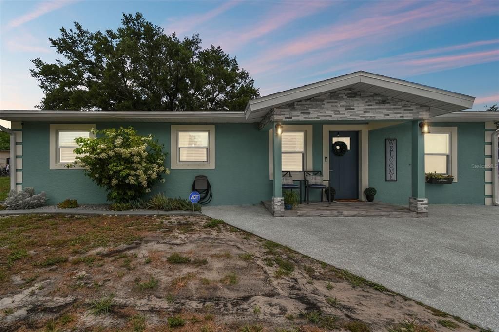 Active With Contract: $489,900 (4 beds, 2 baths, 1580 Square Feet)