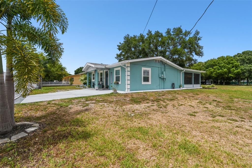 Active With Contract: $489,900 (4 beds, 2 baths, 1580 Square Feet)