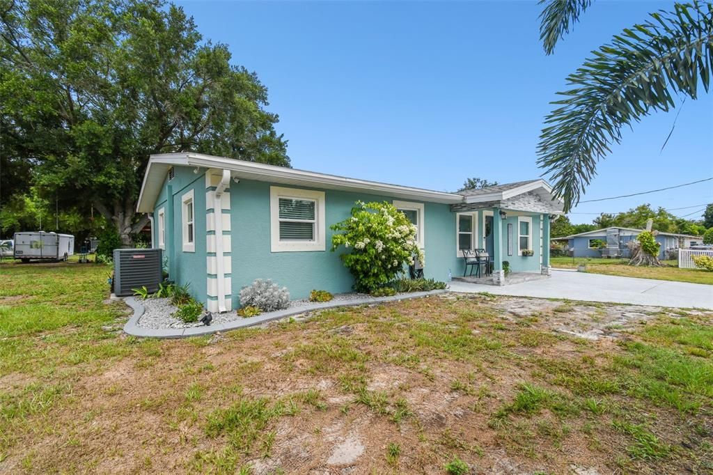 Active With Contract: $489,900 (4 beds, 2 baths, 1580 Square Feet)