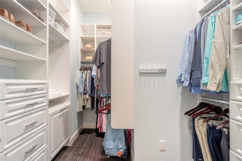 walk in closet