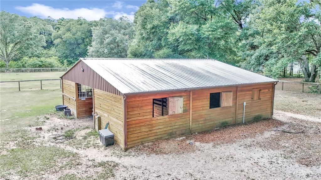 5 stall barn