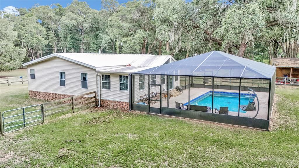 Large pool deck