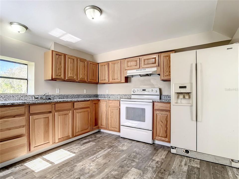 For Sale: $189,000 (2 beds, 1 baths, 1000 Square Feet)