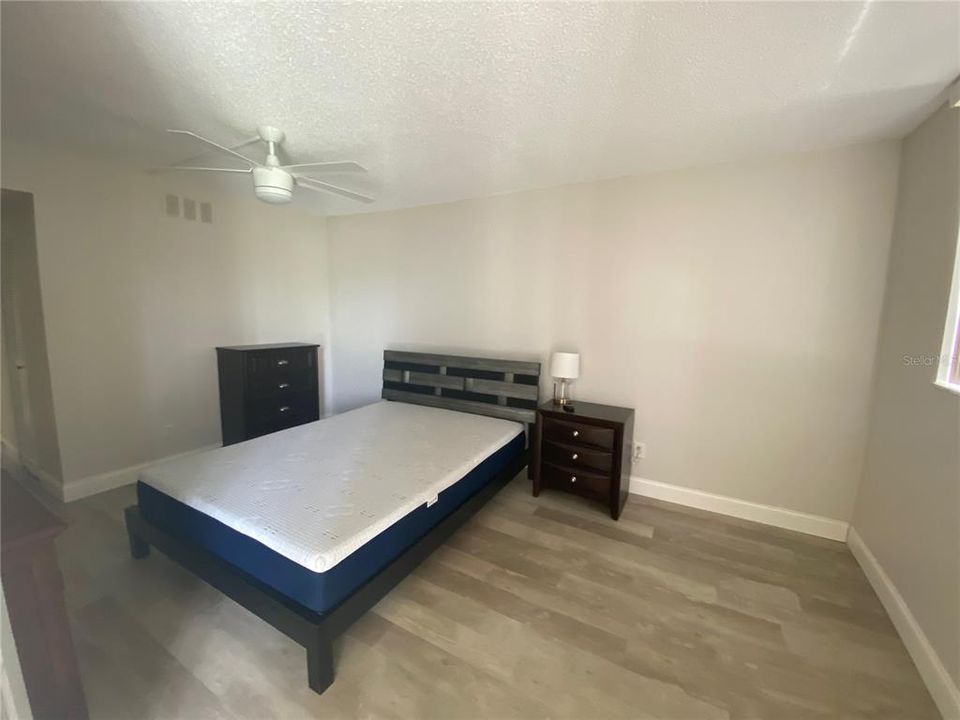 For Sale: $129,900 (1 beds, 1 baths, 825 Square Feet)