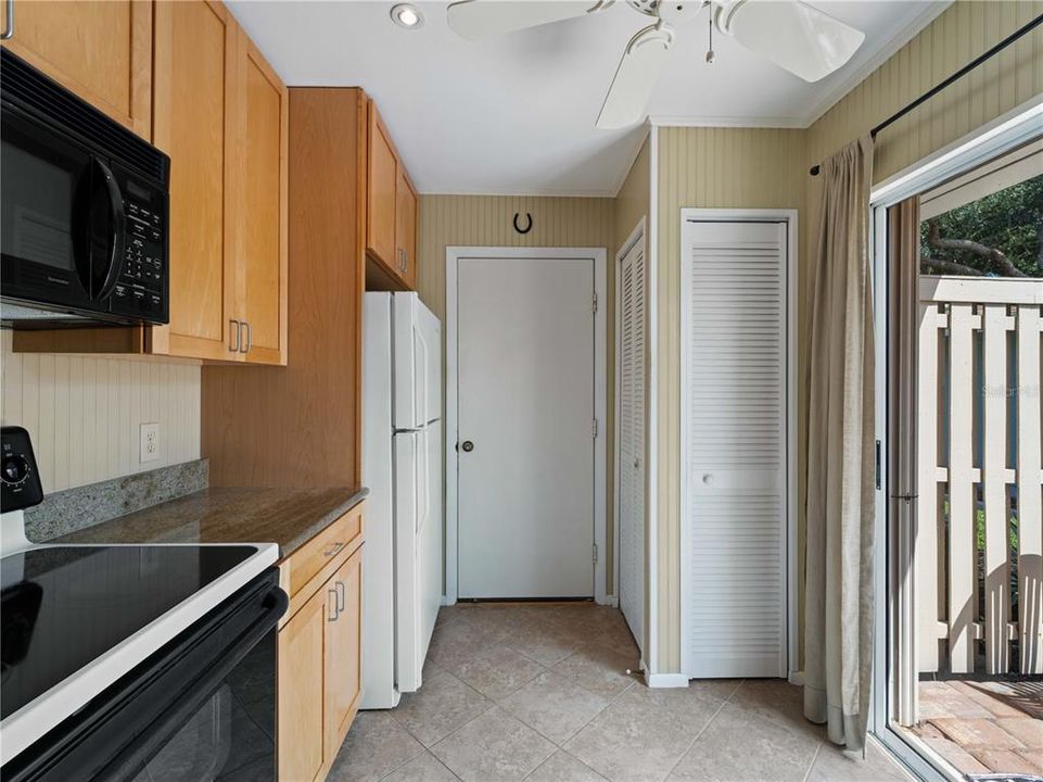 For Sale: $340,000 (3 beds, 2 baths, 1133 Square Feet)