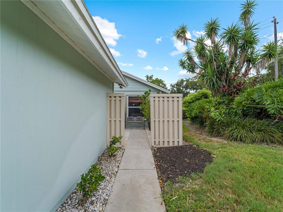 For Sale: $340,000 (3 beds, 2 baths, 1133 Square Feet)