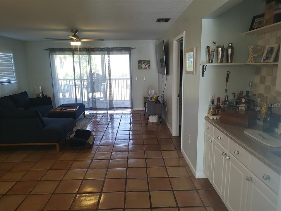 For Rent: $2,350 (2 beds, 2 baths, 1197 Square Feet)