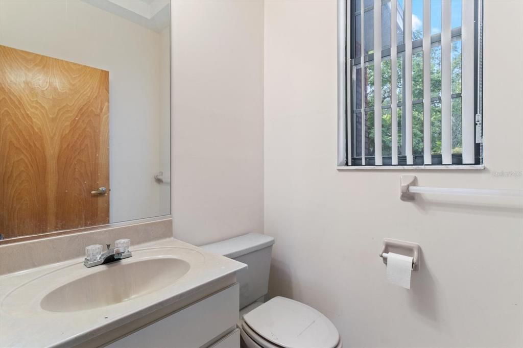 Active With Contract: $399,000 (3 beds, 2 baths, 2564 Square Feet)