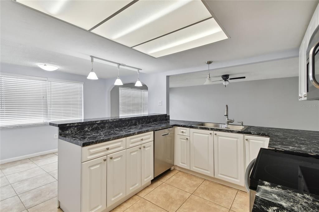 For Sale: $265,000 (3 beds, 2 baths, 1709 Square Feet)