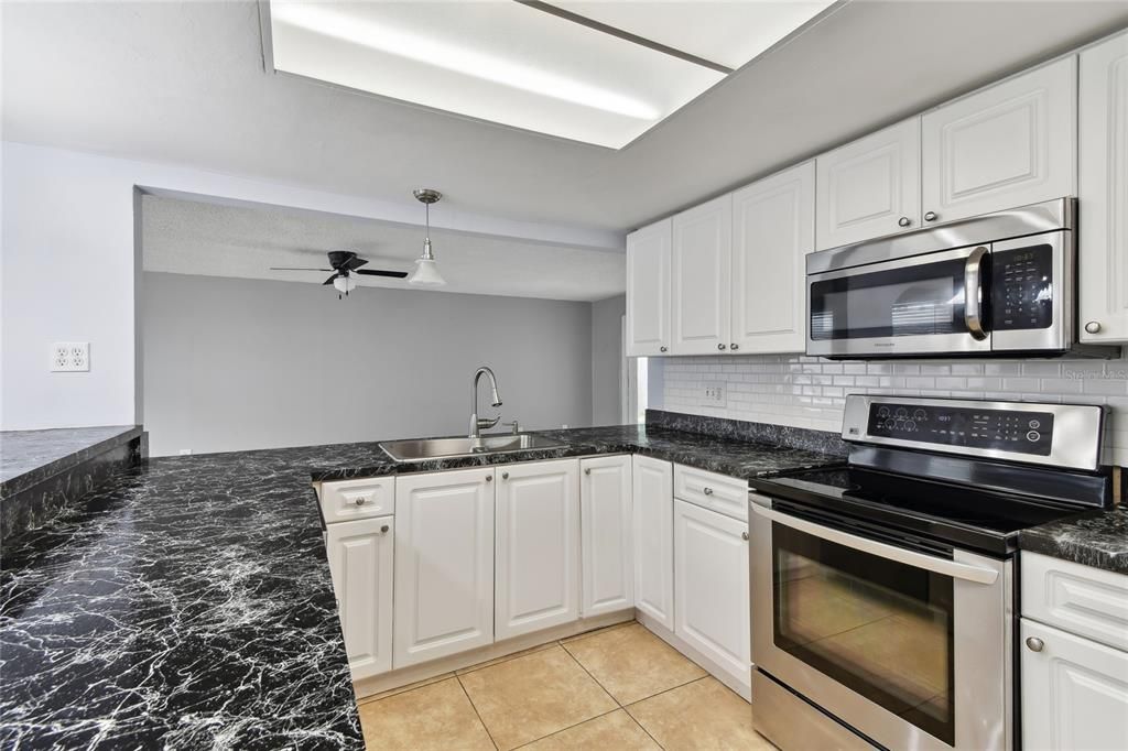 For Sale: $265,000 (3 beds, 2 baths, 1709 Square Feet)