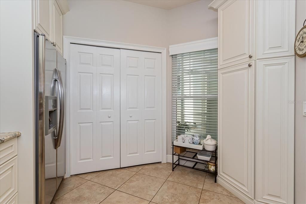 For Sale: $349,000 (2 beds, 2 baths, 1163 Square Feet)