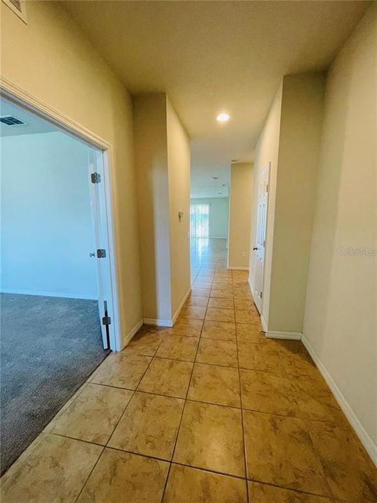 For Rent: $2,250 (3 beds, 2 baths, 1972 Square Feet)