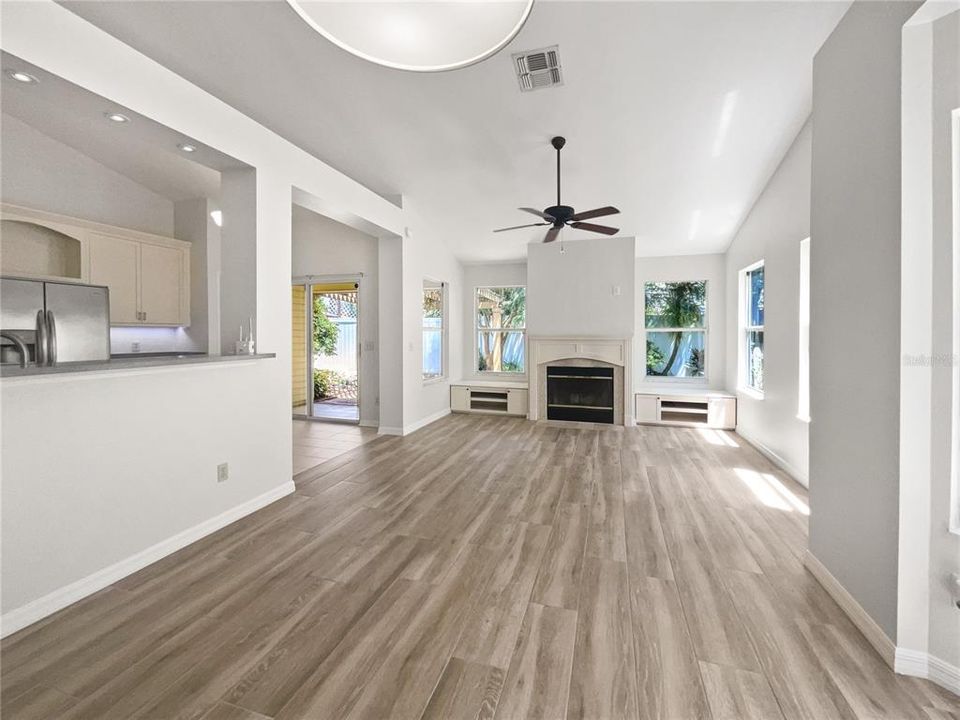 Recently Sold: $396,000 (3 beds, 2 baths, 1293 Square Feet)