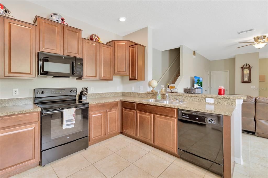 For Sale: $289,900 (2 beds, 2 baths, 1548 Square Feet)