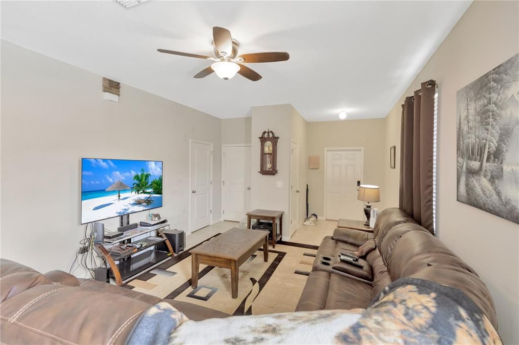 For Sale: $289,900 (2 beds, 2 baths, 1548 Square Feet)