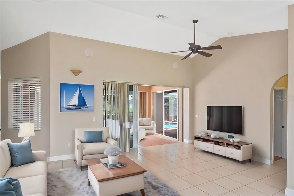 Ceiling details with crown molding