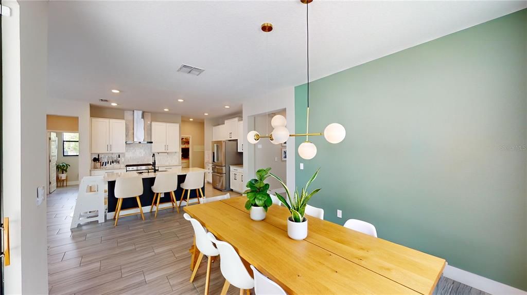 For Sale: $624,900 (3 beds, 2 baths, 2542 Square Feet)