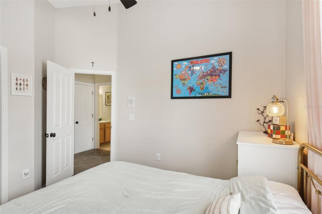 For Sale: $460,000 (3 beds, 2 baths, 1452 Square Feet)