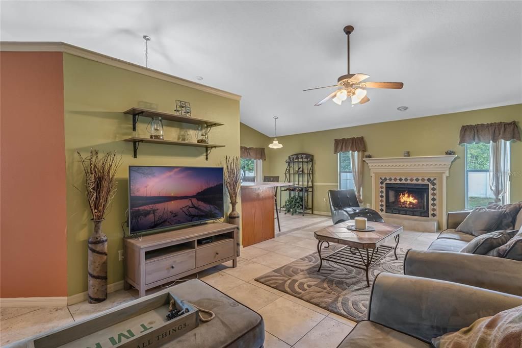 Active With Contract: $440,000 (3 beds, 2 baths, 1751 Square Feet)