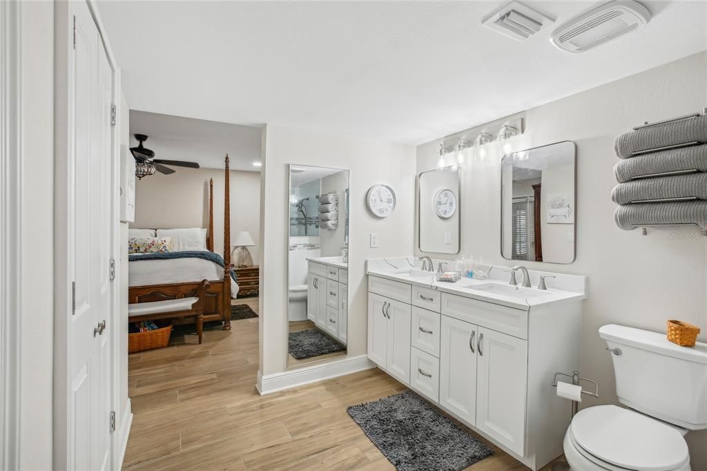 BEAUTIFUL AND UPDATED MASTER BATHROOM