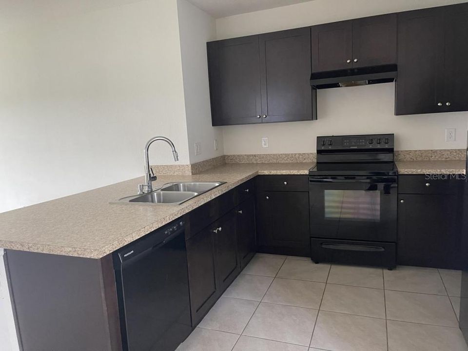 For Rent: $2,200 (3 beds, 2 baths, 1508 Square Feet)