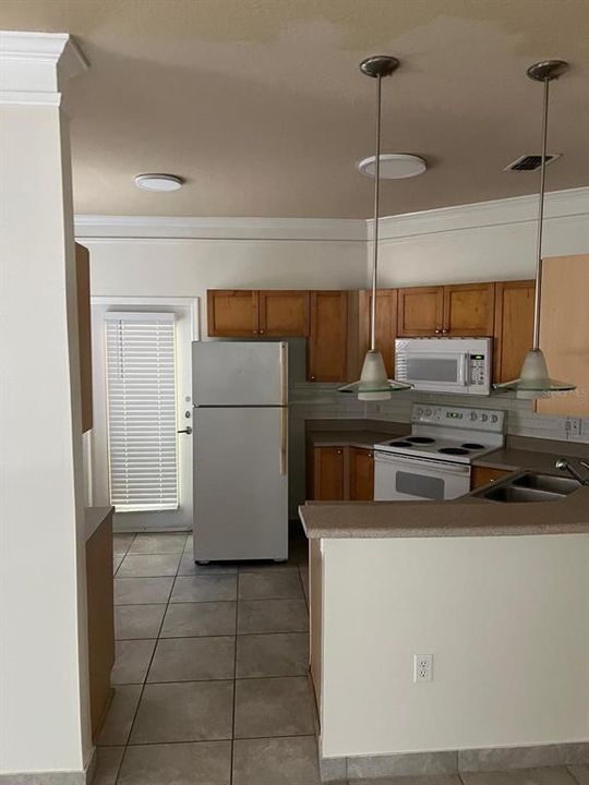 For Rent: $1,950 (3 beds, 2 baths, 1378 Square Feet)