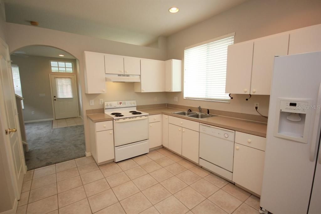 For Rent: $2,395 (3 beds, 2 baths, 1410 Square Feet)